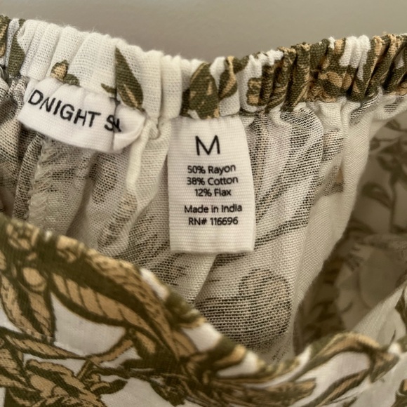 Two Piece Crop Top and Wide Leg Floral Set - Size M - Picture 5 of 5